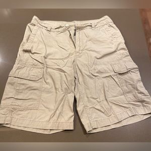 Tan cargo shorts!